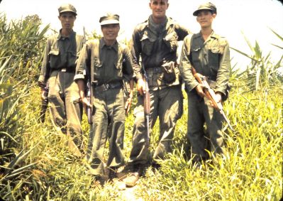 Dad_and_Vietnamese_Troops.jpg